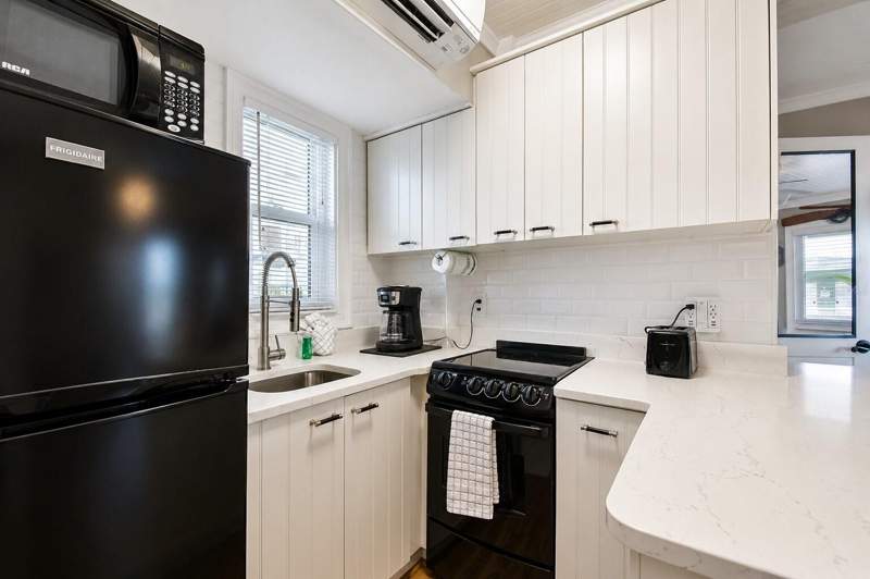 1 bedroom Condo - Hotel at 11730 Gulf Boulevard #32, Tropic Terrace Apt, St Petersburg — photo 5