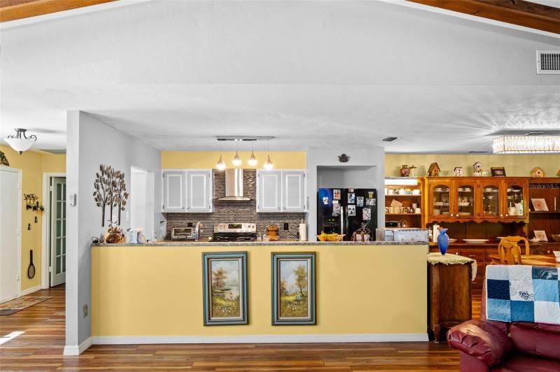 2 bedroom Single Family Residence at 16422 NE 10th Street, Gainesville, Gainesville — photo 3