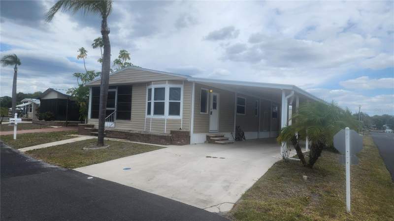 2 bedroom Manufactured Home at 157 N Fiji Circle, Polynesian Village, Englewood — photo 3