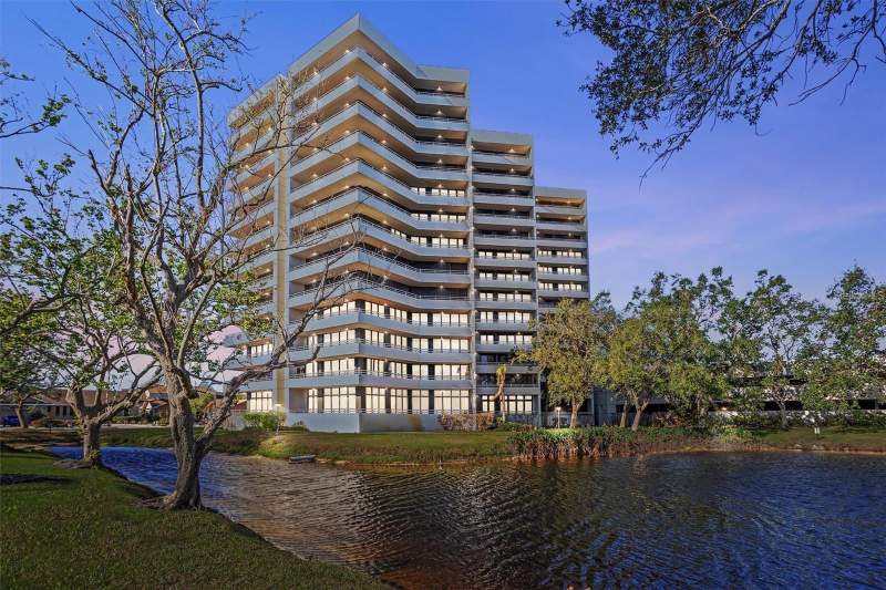 Pelican Bay Yacht Club Condo
