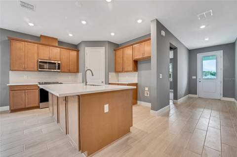 985 Fiesta Key Circle, Lady Lake FL - photo 9 of 56
