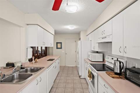 7392 Meadow Brook Lane, Spring Hill FL - photo 16 of 65
