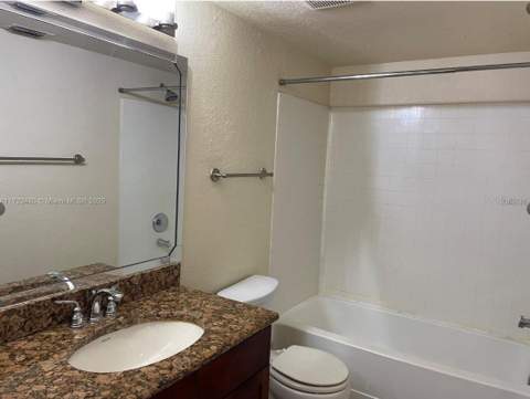 5160 Conroy Road #14, Orlando FL - photo 8 of 21