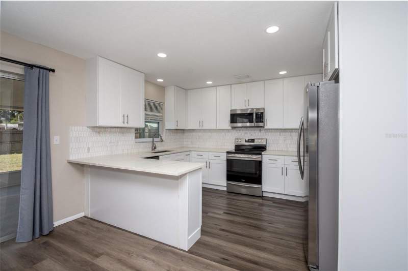 3 bedroom Single Family Residence at 1531 Valencia Street, Highland Lake, Clearwater — photo 2