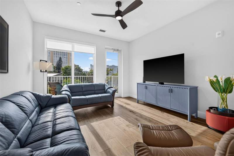 2 bedroom Condominium at 600 3rd Avenue #207, Castille Urbana Condo, St Petersburg — photo 3