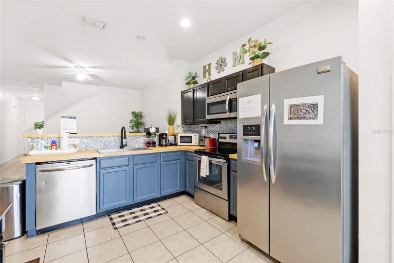 3 bedroom Townhouse at 2685 ANDROS LANE, CRESTWYND BAY, KISSIMMEE — photo 3