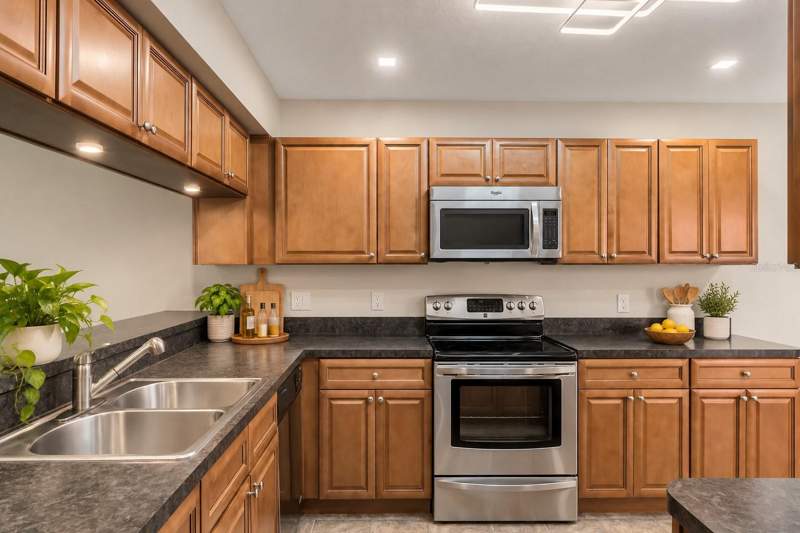 3 bedroom Townhouse at 8235 Ambrose Cove Way, Sandpointe Twnhs Sec 07, Orlando — photo 3