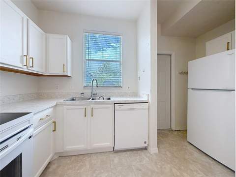 3920 SW 20th Avenue #1306, Gainesville FL - photo 9 of 36