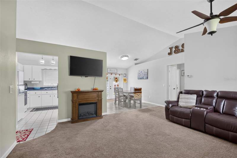 3 bedroom Single Family Residence at 11625 SE 53rd Court, Belleview Hlnds, Belleview — photo 3