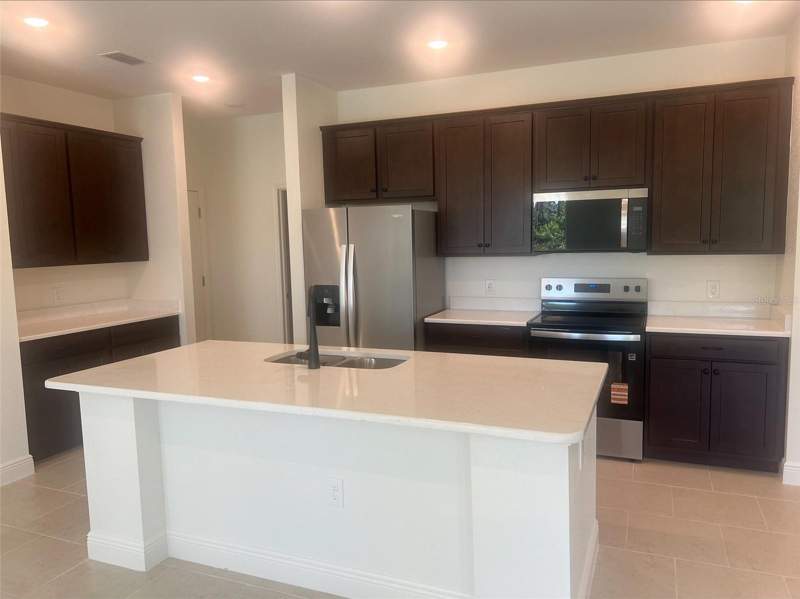 3 bedroom Single Family Residence at 1382 Shields Street, Port Charlotte Section 12, Port Charlotte — photo 2