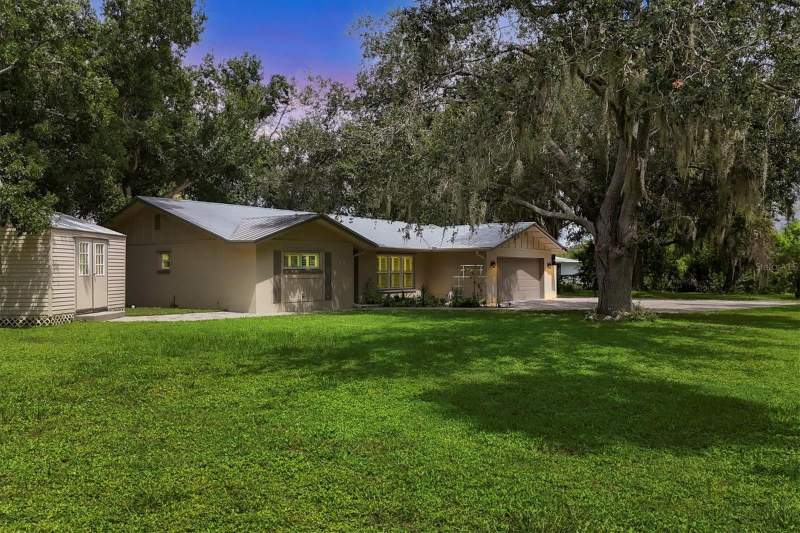 3 bedroom Single Family Residence at 336 Timbruce Lane, Port Charlotte Sec 001, Port Charlotte — photo 2