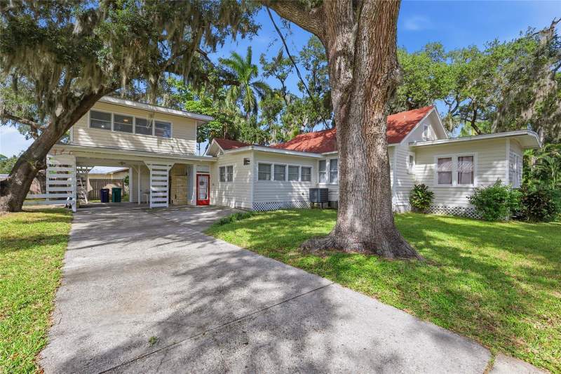4 bedroom Single Family Residence at 1601 6th Street, Atzroth Add To Palmetto, Palmetto — photo 2