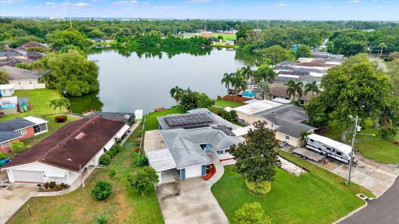 3 bedroom Single Family Residence at 5995 Blossom Lake Drive, Blossom Lake Village Sec 2, Seminole — photo 3