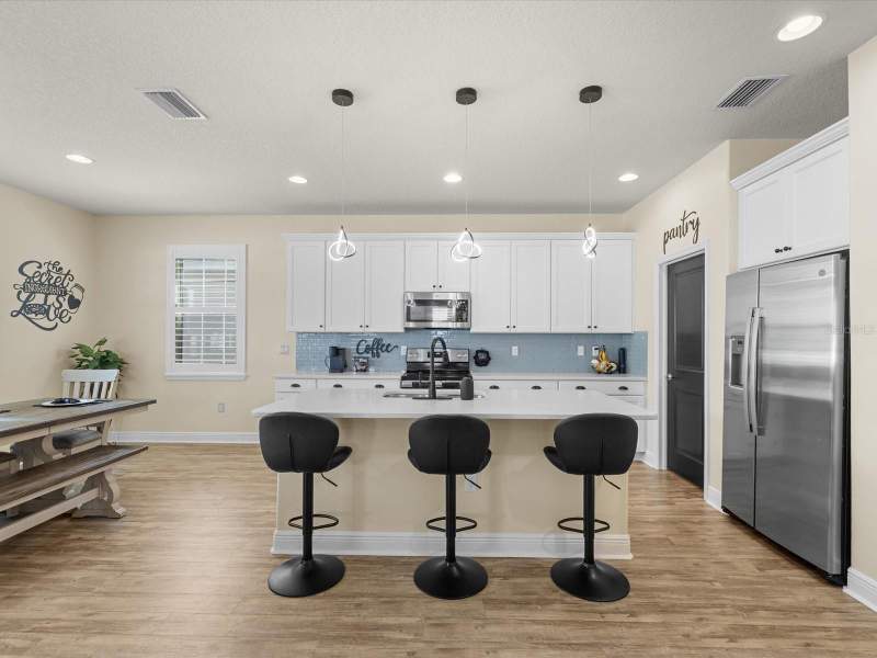 4 bedroom Single Family Residence at 7117 Park Tree Drive, Park Brook Of Citrus Park, Tampa — photo 2