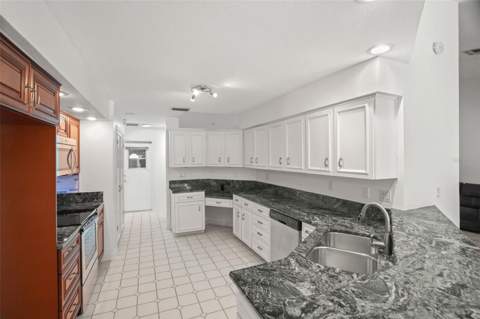8020 Moonlight Lane, New Port Richey FL - photo 13 of 27