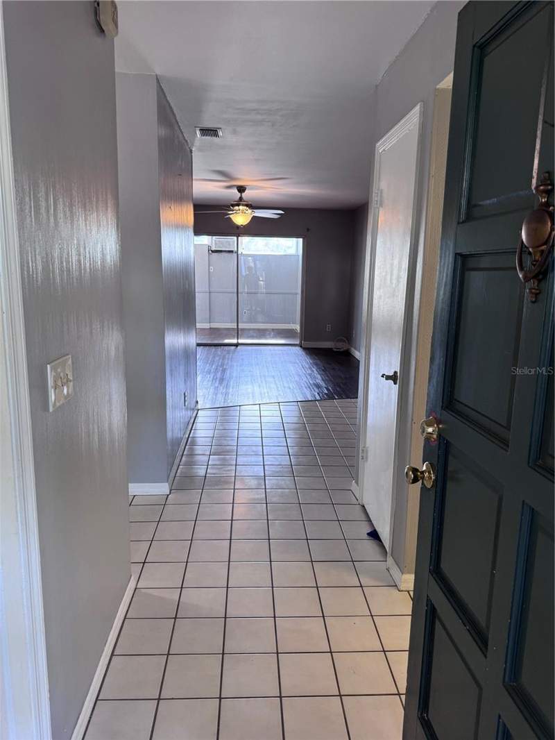 2 bedroom Condominium at 1201 N McMullen Booth Road, Kapok Manor Condo, Clearwater — photo 3