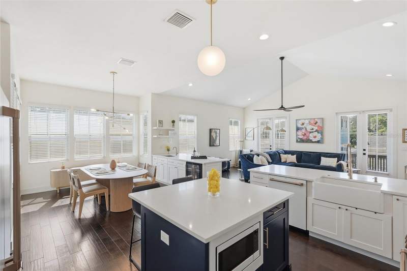 4 bedroom Townhouse at 1208 5th Street, Royal Poinciana, St Petersburg — photo 5