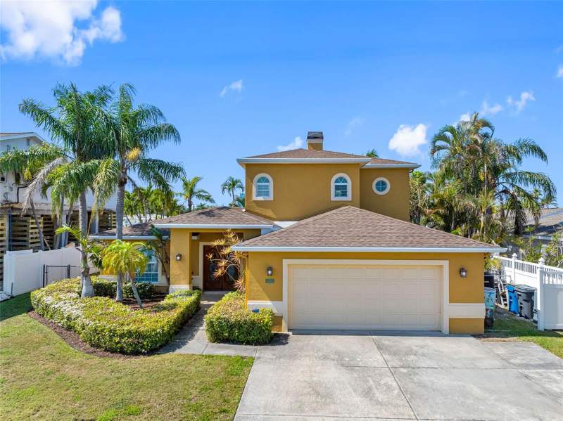 4 bedroom Single Family Residence at 11260 5th Street, Isle Of Palms 1st Add, Treasure Island — photo 4