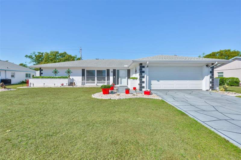 1254 W DEL WEBB BOULEVARD home for sale in Del Webbs Sun City Florida