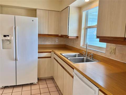 8123 Bessemer Avenue, North Port FL - photo 7 of 27