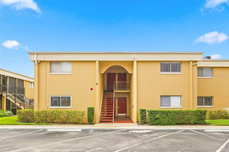 1000 LAKE OF THE WOODS BOULEVARD #B202 home for sale in Ashwood Condos for Sale: 3 Listings