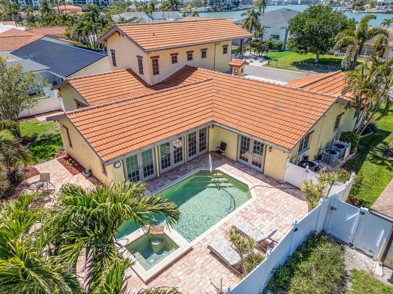 4 bedroom Single Family Residence at 1140 81st Street, South Cswy Isle Yacht Club 5th Add, St Petersburg — photo 5