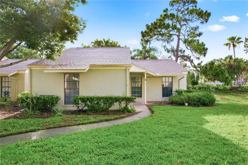 2 bedroom Condominium at 18 Windrush Bay Drive, Windrush Bay Condo, Tarpon Springs — photo 2