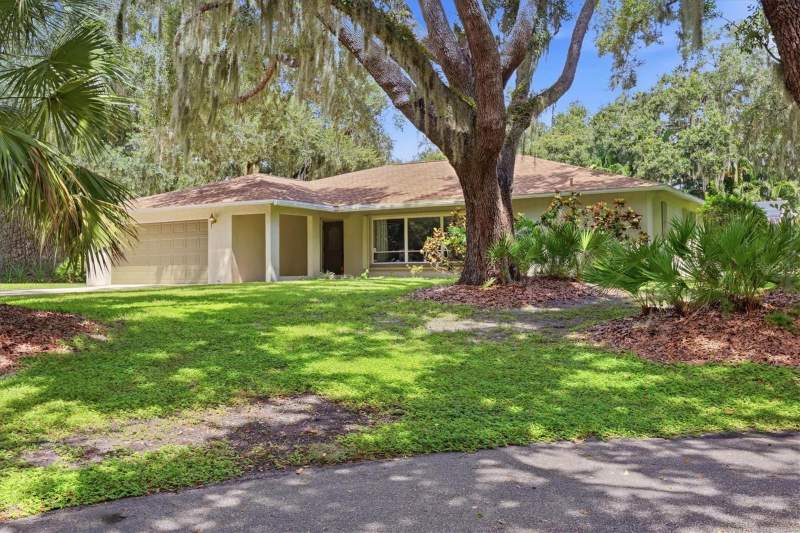 3 bedroom Single Family Residence at 7963 N Leewynn Drive, Country Wood Estates, Sarasota — photo 2
