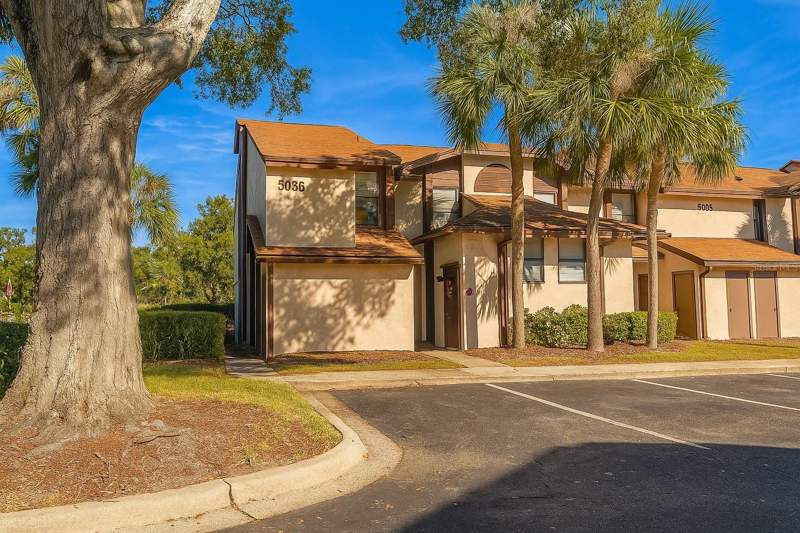 3036 S SEMORAN BOULEVARD #M2 home for sale in Club Villas At Wimbledon Park Condos for Sale &amp; Prices