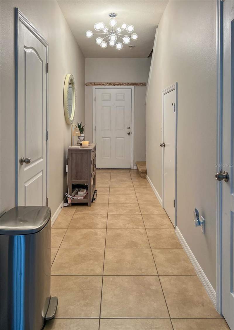 3 bedroom Townhouse at 772 Spring Flowers Trail, Whispering Oaks Twnhms, Brandon — photo 2