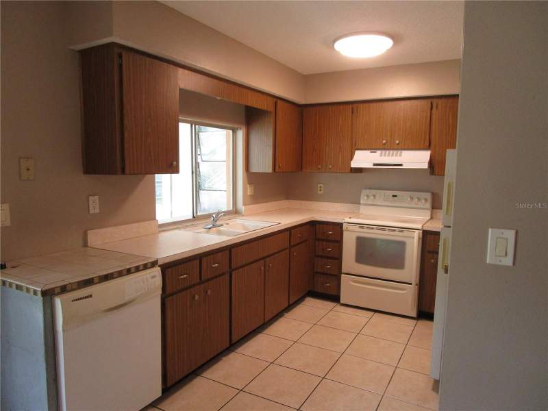 3 bedroom Single Family Residence at 10215 Hayward Road, Spring Hill, Spring Hill — photo 3