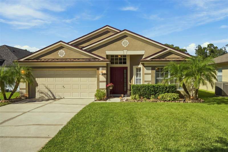 3 bedroom Single Family Residence at 5936 War Admiral Drive, Lexington Oaks Villages 15 & 16, Wesley Chapel — photo 2