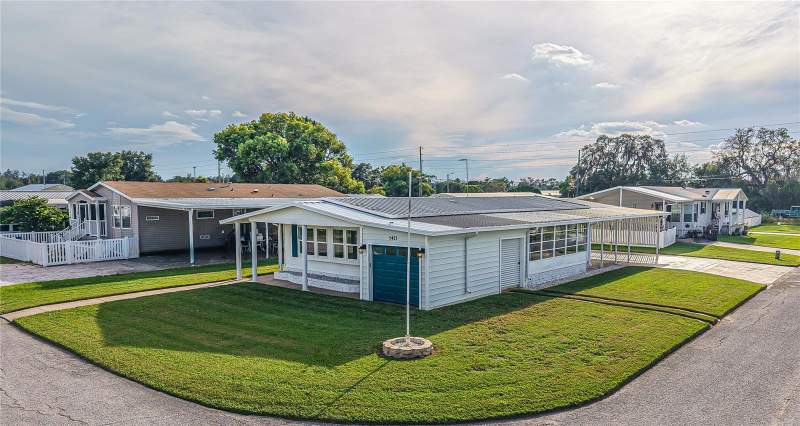 2 bedroom Manufactured Home at 5421 Mohawk Street, Lake Betmar Estates #7, Zephyrhills — photo 4