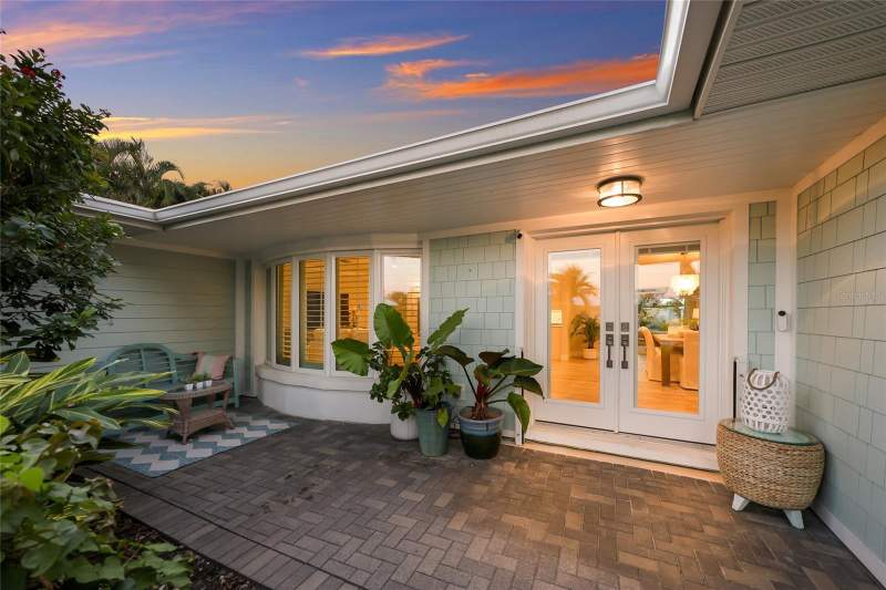 3 bedroom Single Family Residence at 520 72nd Street, Bay Palms Add, Holmes Beach — photo 2