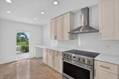 1709 Anastasia Way, St Petersburg FL - photo 19 of 51