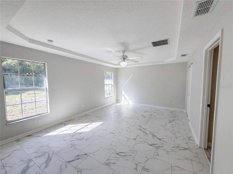 3 bedroom Single Family Residence at 17052 SW 39th Circle, Marion Oaks Un 06, Ocala — photo 4