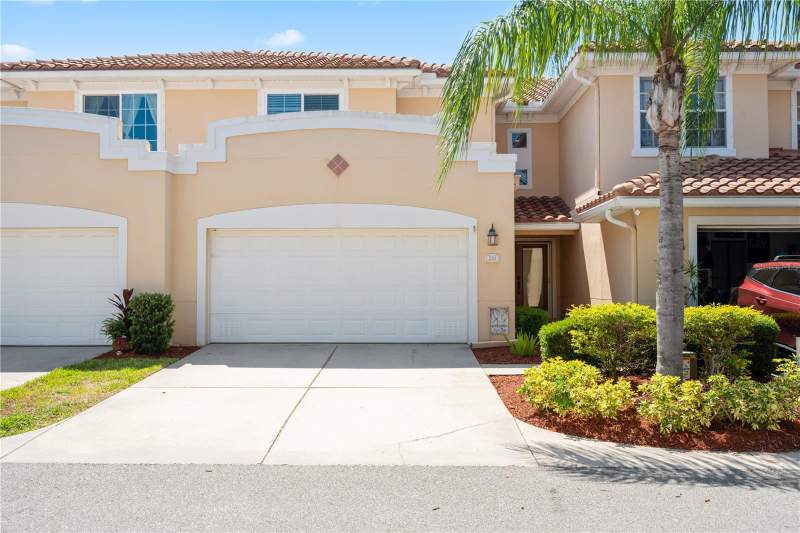 3 bedroom Townhouse at 210 Valencia Circle, Villas Of Carillon, St Petersburg — photo 2