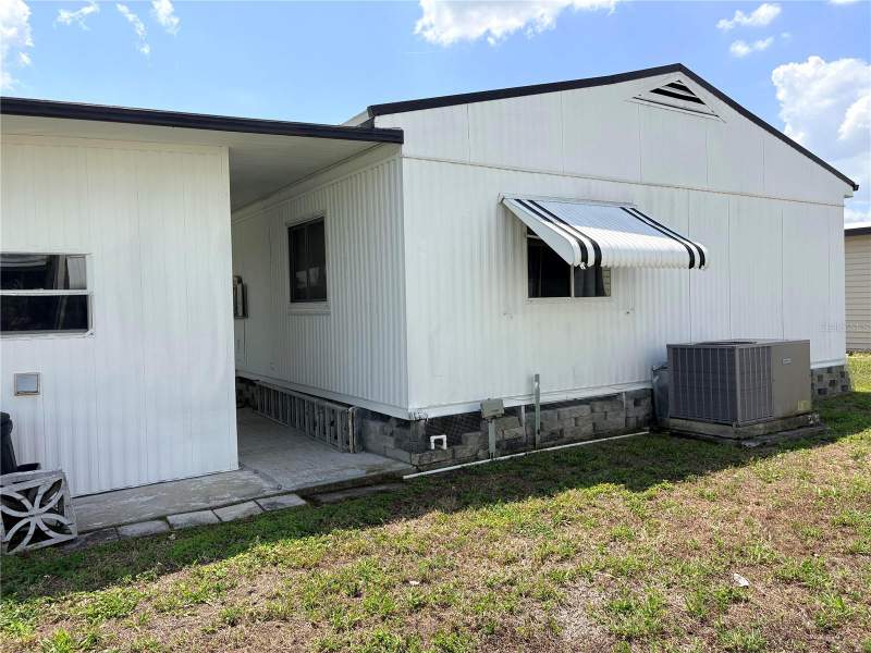 2 bedroom Manufactured Home at 3049 Longview Lane, Lake Arrowhead Mobile Village Ph 01, North Fort Myers — photo 3