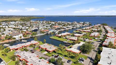 9528 Antiqua Cove #9528, Bradenton FL - photo 10 of 58