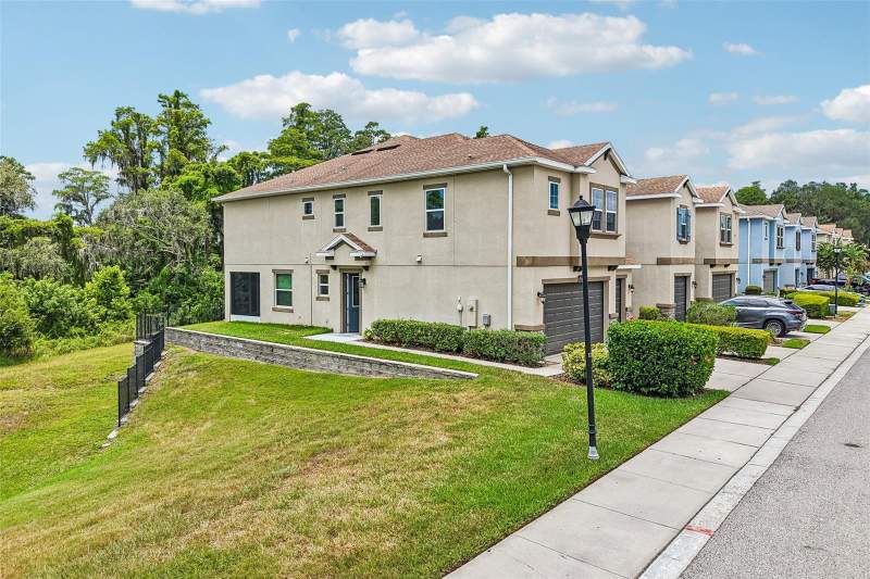 3 bedroom Townhouse at 6706 Rocky Park Street, Bridge Haven Ph 1, Tampa — photo 2
