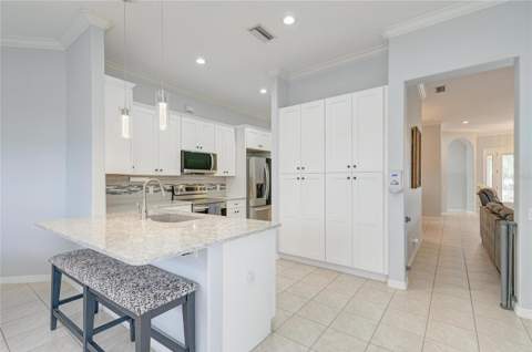 4735 Spinnaker Drive, Bradenton FL - photo 9 of 47