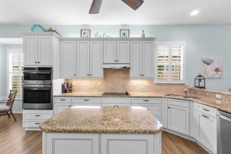 3 bedroom Single Family Residence at 11109 Staveley Court, Kenwood Glen Ii/St Andrews Eas, Venice — photo 4