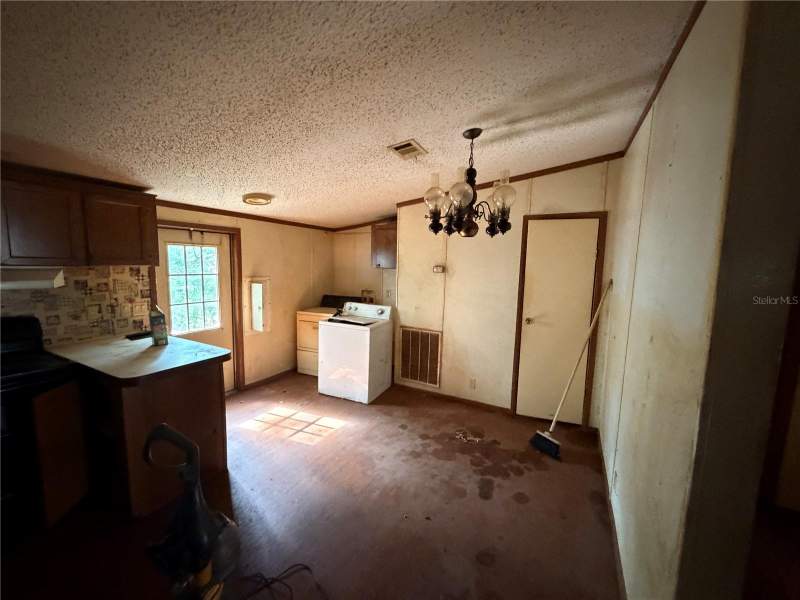 3 bedroom Manufactured Home at 45901 Michigan Road, Ocala Forest Campsites 01, Altoona — photo 3