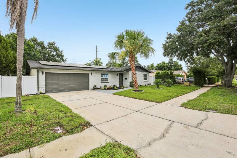 4 bedroom Single Family Residence at 2230 Albright Drive, College Park, Clearwater — photo 2