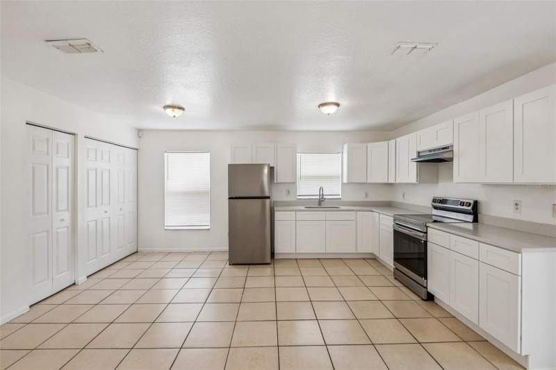 3 bedroom Single Family Residence at 3808 N Whittier Street, Grant Park, Tampa — photo 4