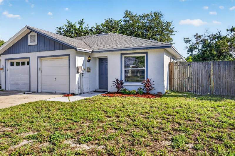 2 bedroom Villa at 2699 Macklin Court, Lake St George South Unit II, Palm Harbor — photo 2