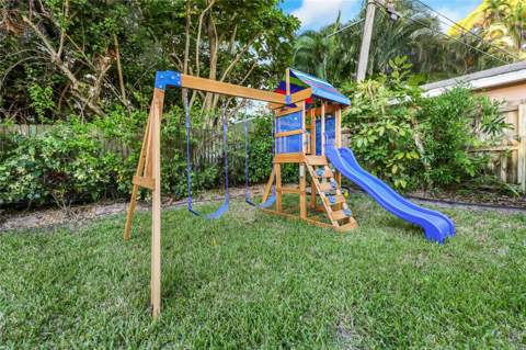 14221 N 82nd Avenue, Seminole FL - photo 11 of 34
