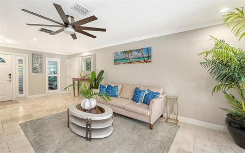 121 Holly Avenue, Sarasota FL - photo 12 of 41