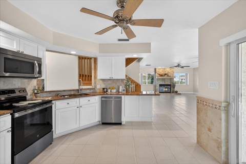 3640 Harborview Court, New Port Richey FL - photo 15 of 95