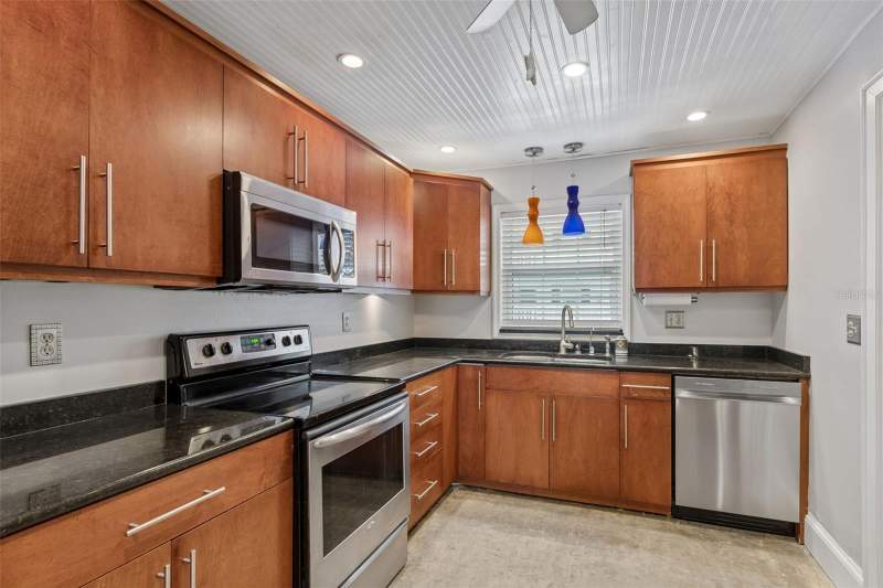 2 bedroom Condominium at 139 Bluff View Drive #110, Port Belleair 3 Condo, Belleair Bluffs — photo 4